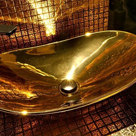 Ferrari Wellness شقة فندقية باردوبيتسه