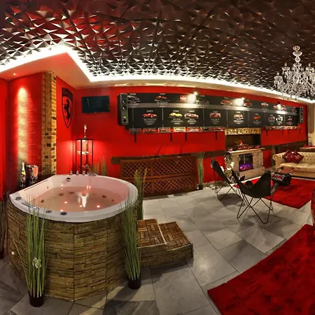 Ferrari Wellness شقة فندقية